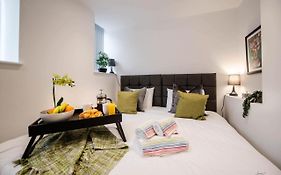 Charles Alexander Short Stay - Windmill House Apartments