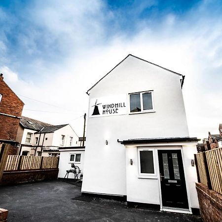 Charles Alexander Short Stay - Windmill House Apartments Lytham St Annes Exterior photo